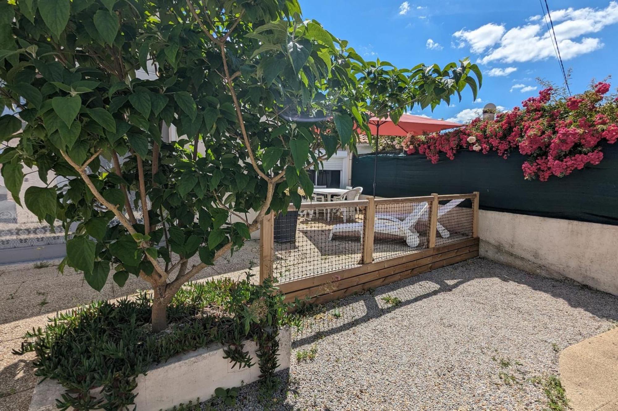 Spacious Nest With Terrace Near The Beach Saint-Hilaire-de-Talmont Extérieur photo